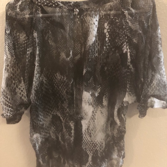 Black and white snake skin print top - Picture 5 of 5